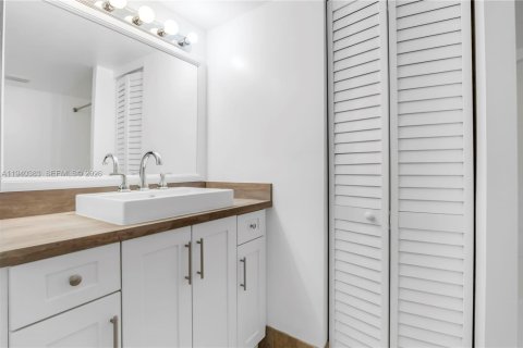 Condominio en alquiler en Miramar, Florida, 3 dormitorios, 104.52 m2 № 2003167 - foto 10