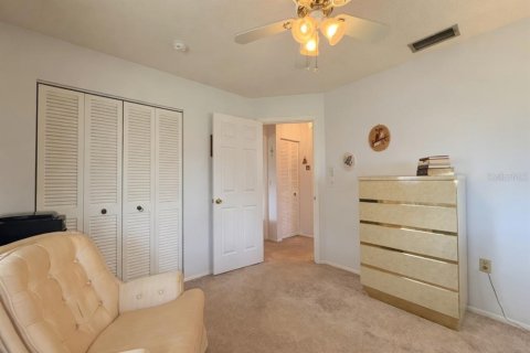 Condo in Bradenton, Florida, 2 bedrooms № 2199108 - photo 11