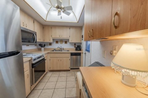 Condo in Bradenton, Florida, 2 bedrooms № 2199108 - photo 5