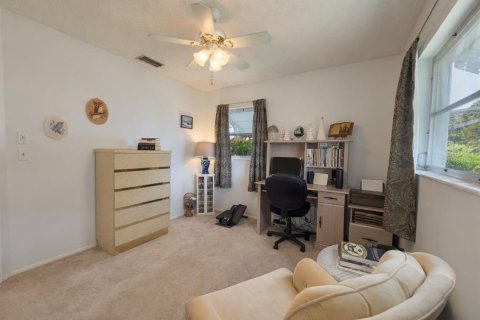 Condo in Bradenton, Florida, 2 bedrooms № 2199108 - photo 12