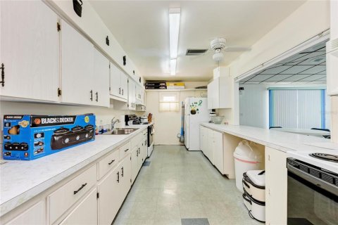 Condo in Bradenton, Florida, 2 bedrooms № 2199108 - photo 24