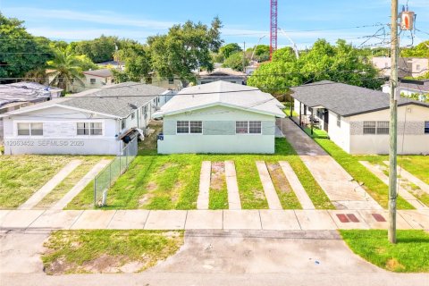 Touwnhouse à Miami, Floride 2 chambres, 132.85 m2 № 2265538