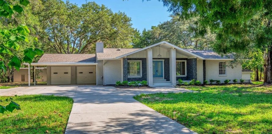 Casa en Lady Lake, Florida 5 dormitorios, 283.82 m2 № 1851269