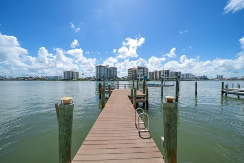 House in Clearwater, Florida 4 bedrooms, 318 sq.m. № 1868865 - photo 5