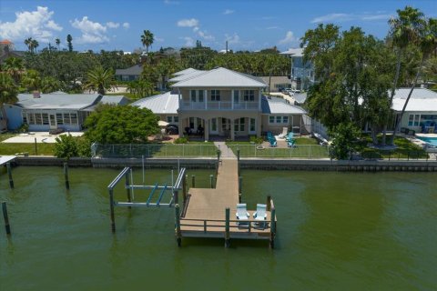 House in Clearwater, Florida 4 bedrooms, 318 sq.m. № 1868865 - photo 2