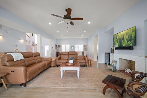 House in Clearwater, Florida 4 bedrooms, 318 sq.m. № 1868865 - photo 18