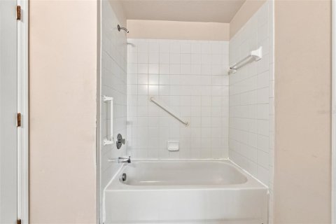 Casa en venta en Spring Hill, Florida, 4 dormitorios, 208.01 m2 № 2294730 - foto 29