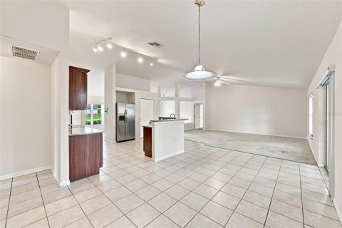 Casa en venta en Spring Hill, Florida, 4 dormitorios, 208.01 m2 № 2294730 - foto 13