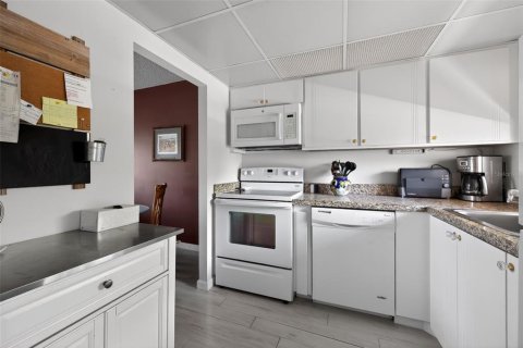 Copropriété à vendre à Sunrise, Floride: 1 chambre, 59.46 m2 № 2100475 - photo 11