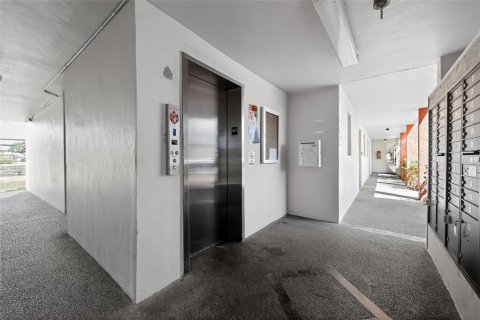 Copropriété à vendre à Sunrise, Floride: 1 chambre, 59.46 m2 № 2100475 - photo 22