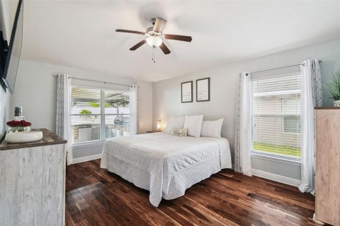 House in Land O' Lakes, Florida 3 bedrooms, 137.96 sq.m. № 1885013 - photo 2
