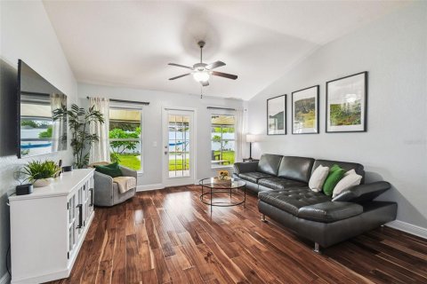House in Land O' Lakes, Florida 3 bedrooms, 137.96 sq.m. № 1885013 - photo 18