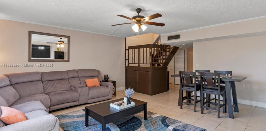 Touwnhouse à Coral Springs, Floride 3 chambres, 125.42 m2 № 1931281