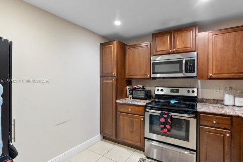 Touwnhouse à louer à Coral Springs, Floride: 3 chambres, 125.42 m2 № 1931281 - photo 7