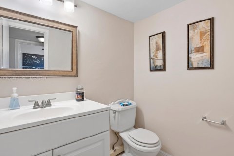 Touwnhouse à louer à Coral Springs, Floride: 3 chambres, 125.42 m2 № 1931281 - photo 15