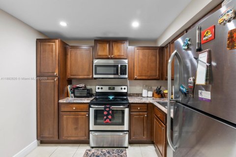 Touwnhouse à louer à Coral Springs, Floride: 3 chambres, 125.42 m2 № 1931281 - photo 6