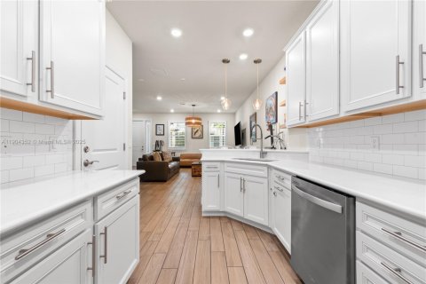 Adosado en alquiler en Hollywood, Florida, 3 dormitorios, 132.01 m2 № 1956490 - foto 10