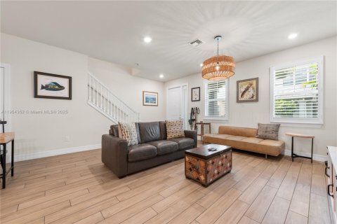 Adosado en alquiler en Hollywood, Florida, 3 dormitorios, 132.01 m2 № 1956490 - foto 6