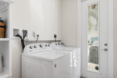 Adosado en alquiler en Hollywood, Florida, 3 dormitorios, 132.01 m2 № 1956490 - foto 21