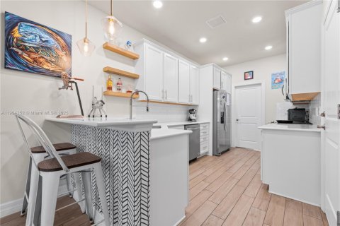 Adosado en alquiler en Hollywood, Florida, 3 dormitorios, 132.01 m2 № 1956490 - foto 8