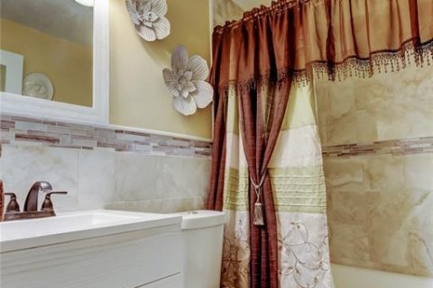 Condo in Saint Petersburg, Florida, 2 bedrooms  № 1571926 - photo 19