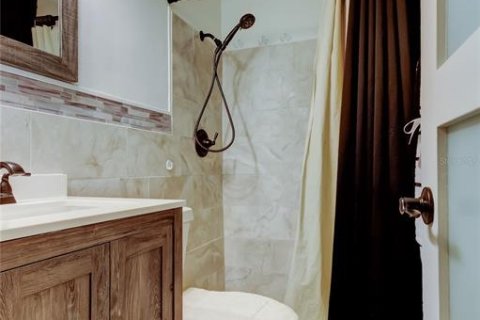 Condo in Saint Petersburg, Florida, 2 bedrooms  № 1571926 - photo 14