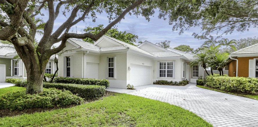 Casa en Palm City, Florida 2 dormitorios, 178.19 m2 № 2258173