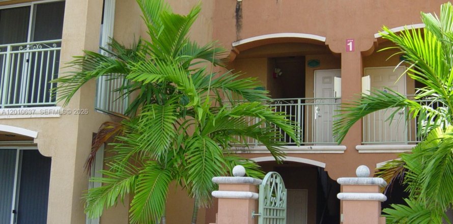 Condo à Doral, Floride, 2 chambres  № 2073293