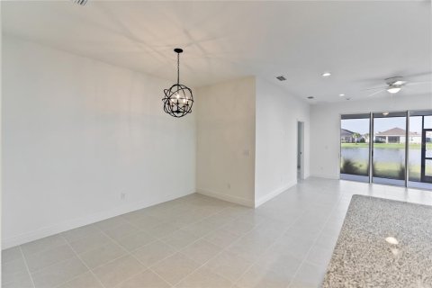 Villa ou maison à louer à Parrish, Floride: 3 chambres, 172.71 m2 № 1845242 - photo 5