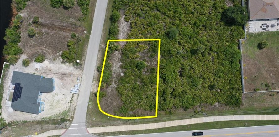 Land in Port Charlotte, Florida № 2403243