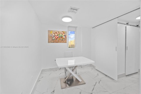 Copropriété à louer à Aventura, Floride: 3 chambres, 166.67 m2 № 1872514 - photo 23