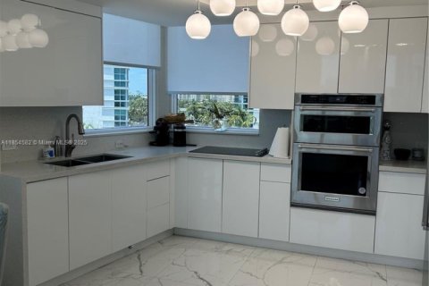 Condo in Aventura, Florida, 3 bedrooms  № 1872514 - photo 1
