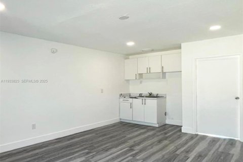 Immobilier commercial à vendre à North Miami, Floride № 2035199 - photo 21