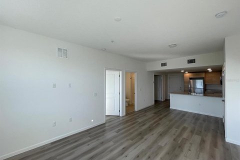 Снять в аренду кондоминиум в Орландо, Флорида 6 комнат, 107.12м2, № 1780598 - фото 3