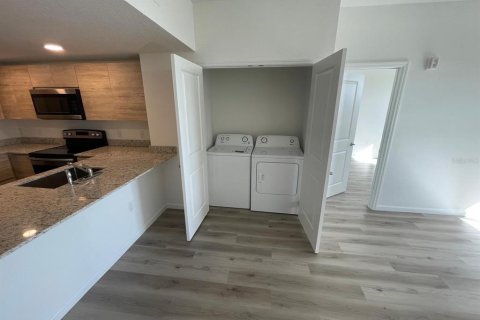 Снять в аренду кондоминиум в Орландо, Флорида 6 комнат, 107.12м2, № 1780598 - фото 4