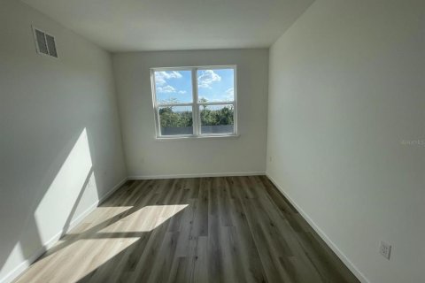 Снять в аренду кондоминиум в Орландо, Флорида 6 комнат, 107.12м2, № 1780598 - фото 15