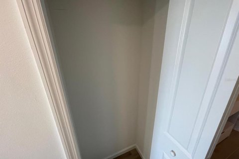 Снять в аренду кондоминиум в Орландо, Флорида 6 комнат, 107.12м2, № 1780598 - фото 27