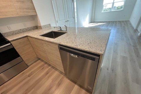 Снять в аренду кондоминиум в Орландо, Флорида 6 комнат, 107.12м2, № 1780598 - фото 9