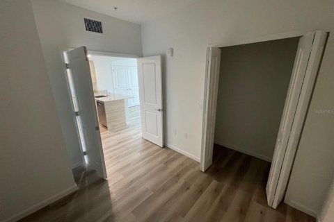 Снять в аренду кондоминиум в Орландо, Флорида 6 комнат, 107.12м2, № 1780598 - фото 13