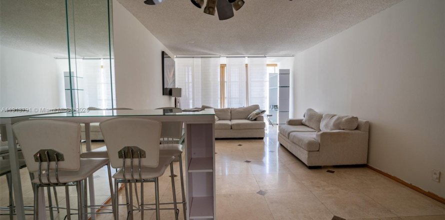 Condo à Hallandale Beach, Floride, 1 chambre № 1972112