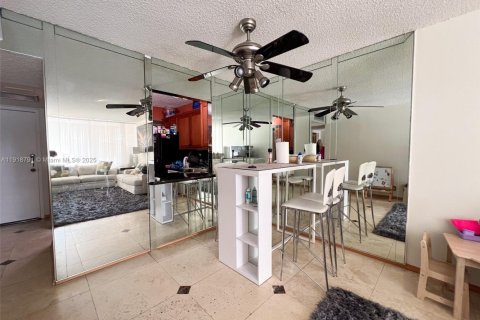Copropriété à vendre à Hallandale Beach, Floride: 1 chambre, 76.18 m2 № 1972112 - photo 22