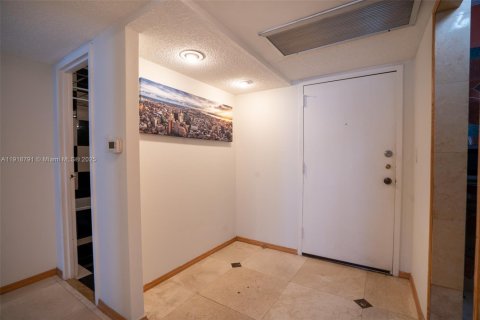 Copropriété à vendre à Hallandale Beach, Floride: 1 chambre, 76.18 m2 № 1972112 - photo 5