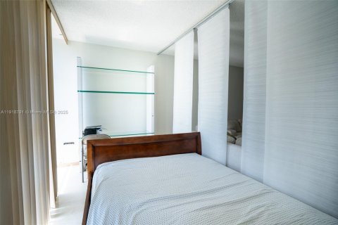 Copropriété à vendre à Hallandale Beach, Floride: 1 chambre, 76.18 m2 № 1972112 - photo 6