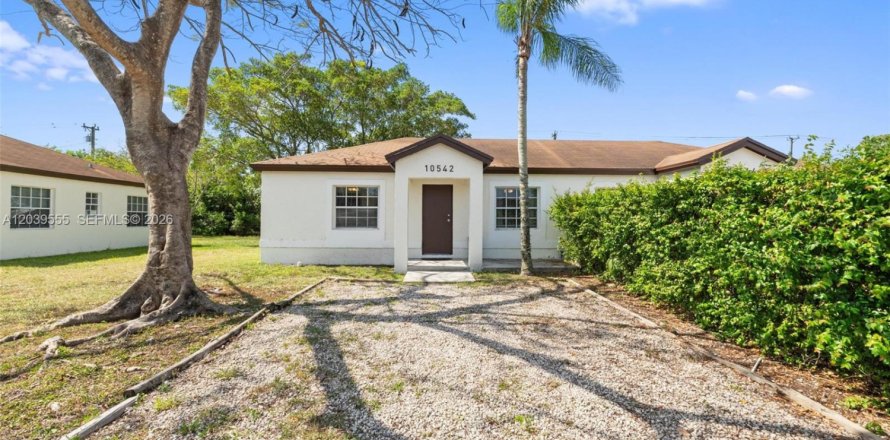 Commercial property in Miami, Florida 137.03 sq.m. № 2089446