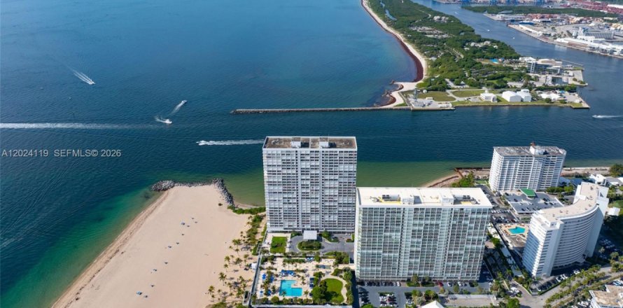 Condominio en Fort Lauderdale, Florida, 1 dormitorio № 2153928