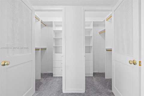 Condominio en venta en Fort Lauderdale, Florida, 1 dormitorio, 120.49 m2 № 2153928 - foto 17