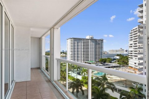 Condominio en venta en Fort Lauderdale, Florida, 1 dormitorio, 120.49 m2 № 2153928 - foto 21