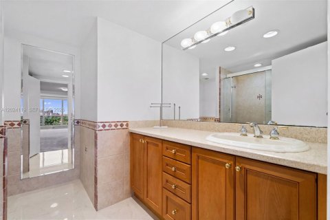 Condominio en venta en Fort Lauderdale, Florida, 1 dormitorio, 120.49 m2 № 2153928 - foto 18