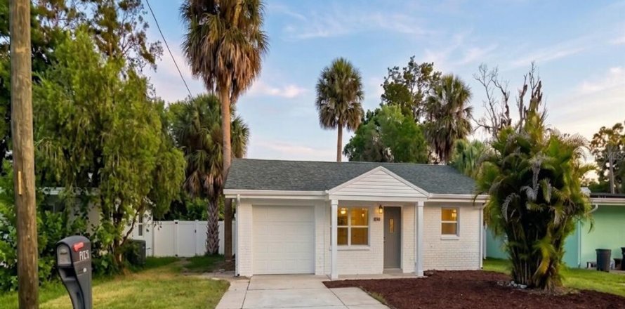 Casa en Port Richey, Florida 3 dormitorios, 127.28 m2 № 2109911
