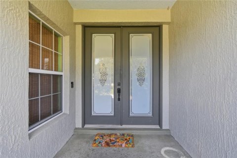 House in Sorrento, Florida 3 bedrooms, 198.25 sq.m. № 2167620 - photo 5
